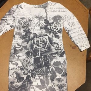 Large tattoo type printed top